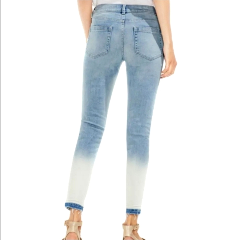Vince Camuto Ombre Skinny Jeans (Size 28/6) - Picture 2 of 7
